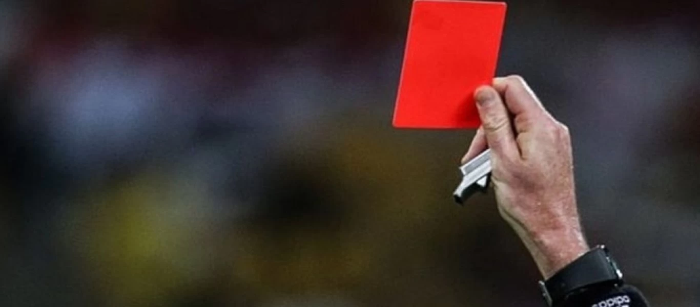 Αγγλία: Όποιος παίκτης βήξει προς αντίπαλο ή διαιτητή θα αποβάλλεται